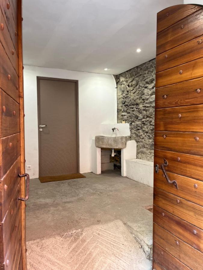 Suite "Chalet" Dans Maison De Village La Brigue Kültér fotó
